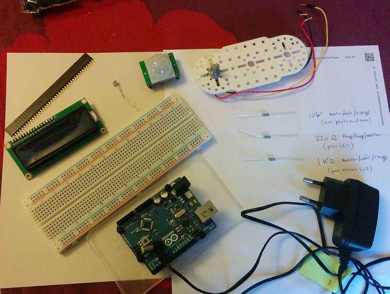 Arduino, mouvement et luminosité : Les composants (manque led rouge)